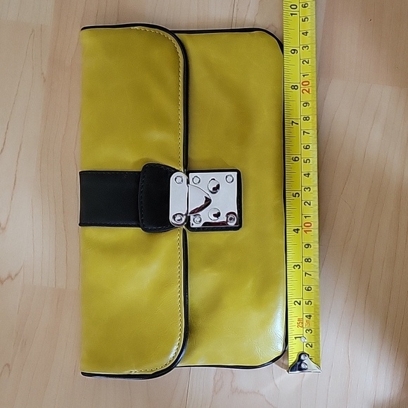 Shirleah clutch, like new - Picture 4 of 9